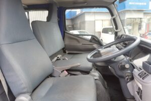 サムネイル: 平成２４年　キャンター　１．８トン　ＷキャブＰ／Ｇ　４ＷＤ！！　