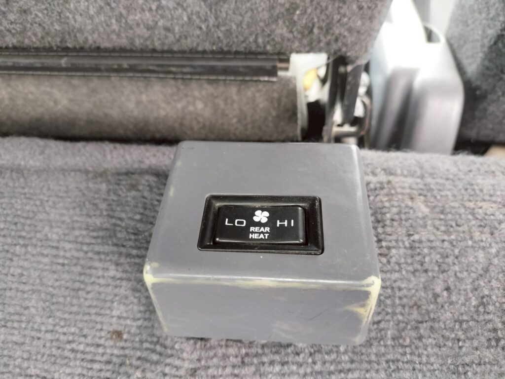 平成２４年　キャンター　１．８トン　ＷキャブＰ／Ｇ　４ＷＤ！！　