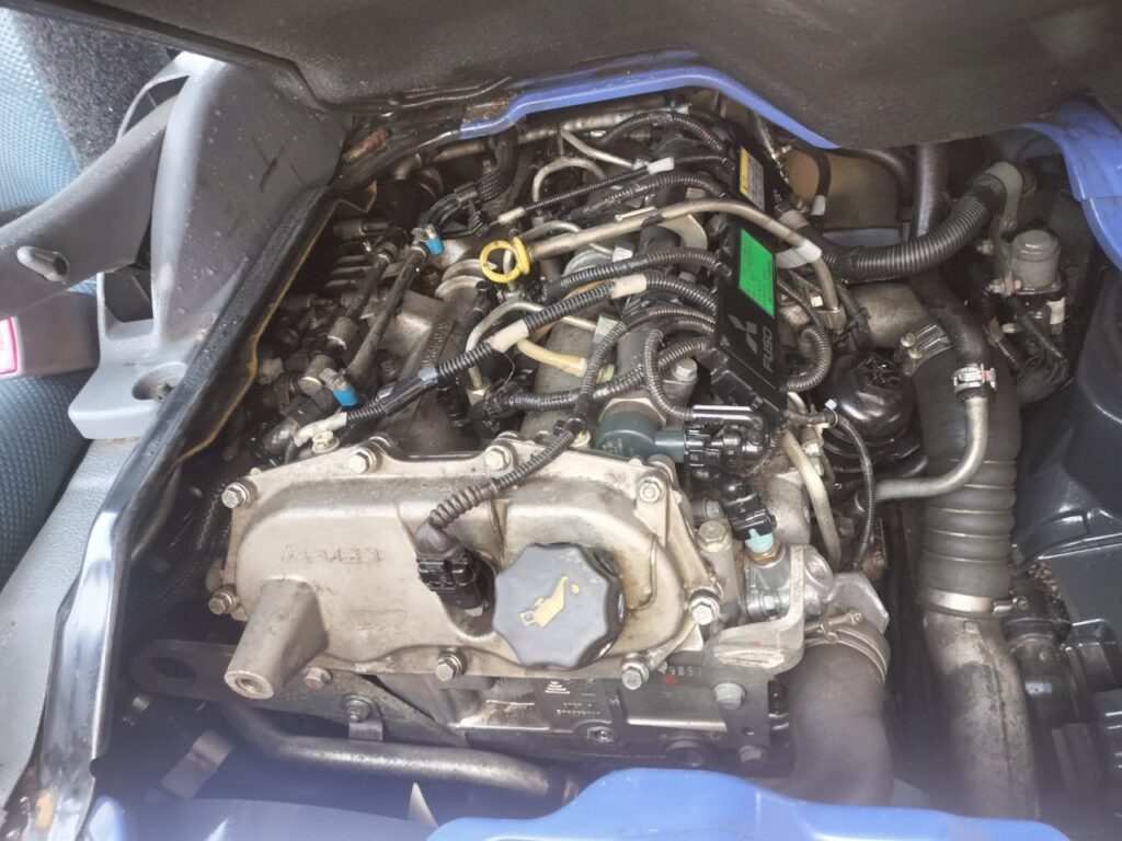 平成２４年　キャンター　１．８トン　ＷキャブＰ／Ｇ　４ＷＤ！！　