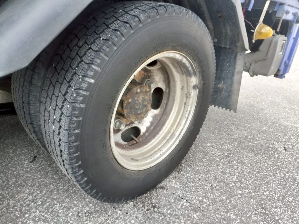 平成２４年　キャンター　１．８トン　ＷキャブＰ／Ｇ　４ＷＤ！！　