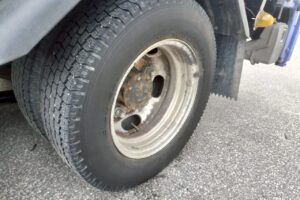 サムネイル: 平成２４年　キャンター　１．８トン　ＷキャブＰ／Ｇ　４ＷＤ！！　