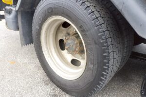 サムネイル: 平成２４年　キャンター　１．８トン　ＷキャブＰ／Ｇ　４ＷＤ！！　