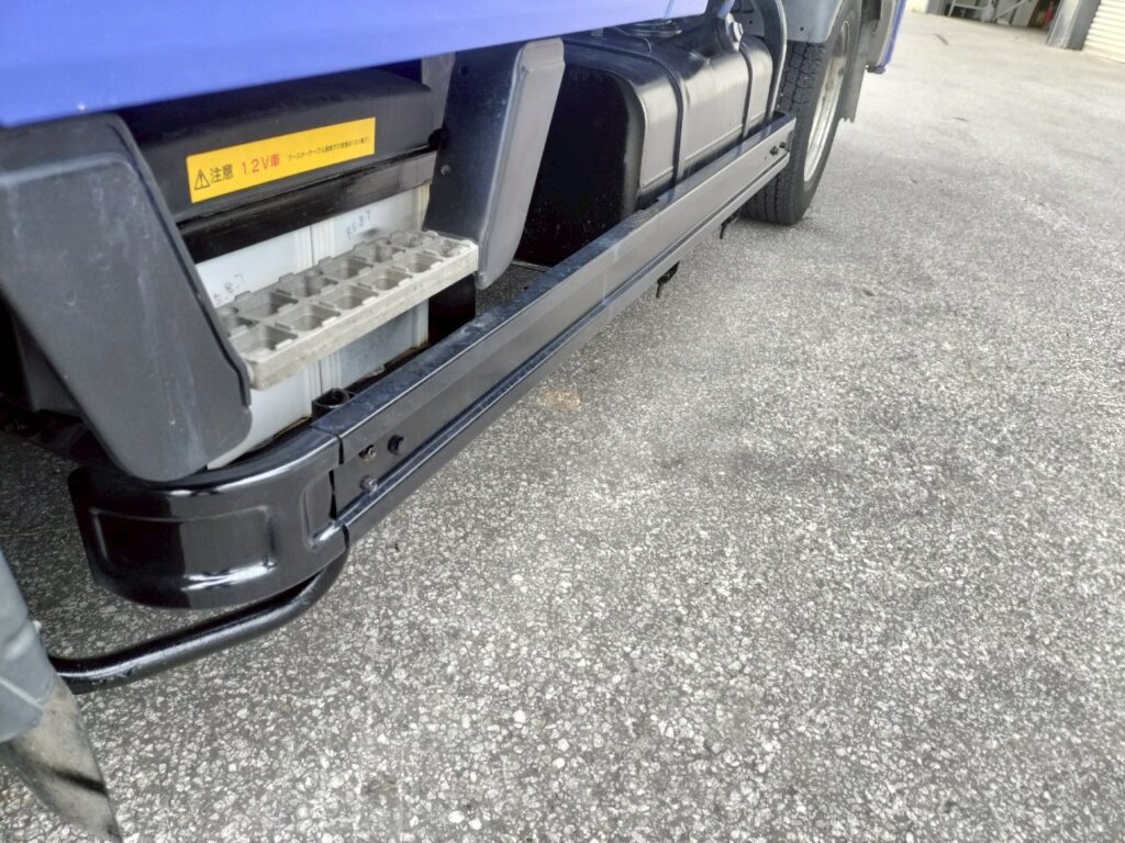 平成２４年　キャンター　１．８トン　ＷキャブＰ／Ｇ　４ＷＤ！！　