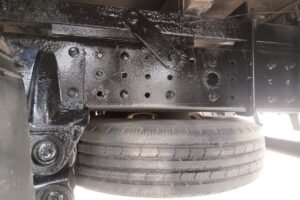 サムネイル: 平成２４年　キャンター　１．８トン　ＷキャブＰ／Ｇ　４ＷＤ！！　