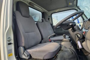 サムネイル: 平成26年　いすゞ　エルフ　1.5トンアルミバン　4WD（車検令和7年11月）