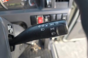 サムネイル: 平成26年　いすゞ　エルフ　1.5トンアルミバン　4WD（車検令和7年11月）