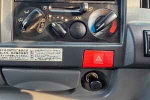 サムネイル: 平成26年　いすゞ　エルフ　1.5トンアルミバン　4WD（車検令和7年11月）