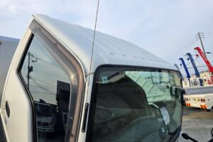 サムネイル: 平成26年　いすゞ　エルフ　1.5トンアルミバン　4WD（車検令和7年11月）