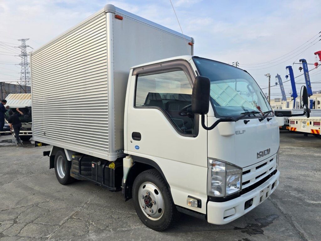平成26年　いすゞ　エルフ　1.5トンアルミバン　4WD（車検令和7年11月）