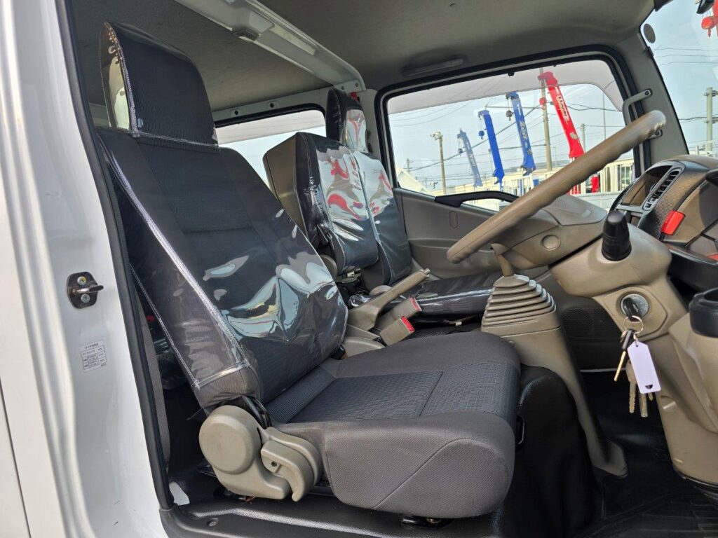 平成28年　日産　アトラス　1.15トンWキャブ　4WD　リヤヒーター・シングルタイヤ・小型貨物（4ナンバー）（車検令和7年10月）