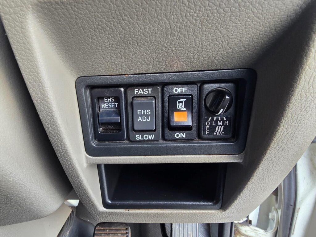 平成28年　日産　アトラス　1.15トンWキャブ　4WD　リヤヒーター・シングルタイヤ・小型貨物（4ナンバー）（車検令和7年10月）