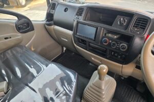 サムネイル: 平成28年　日産　アトラス　1.15トンWキャブ　4WD　リヤヒーター・シングルタイヤ・小型貨物（4ナンバー）（車検令和7年10月）