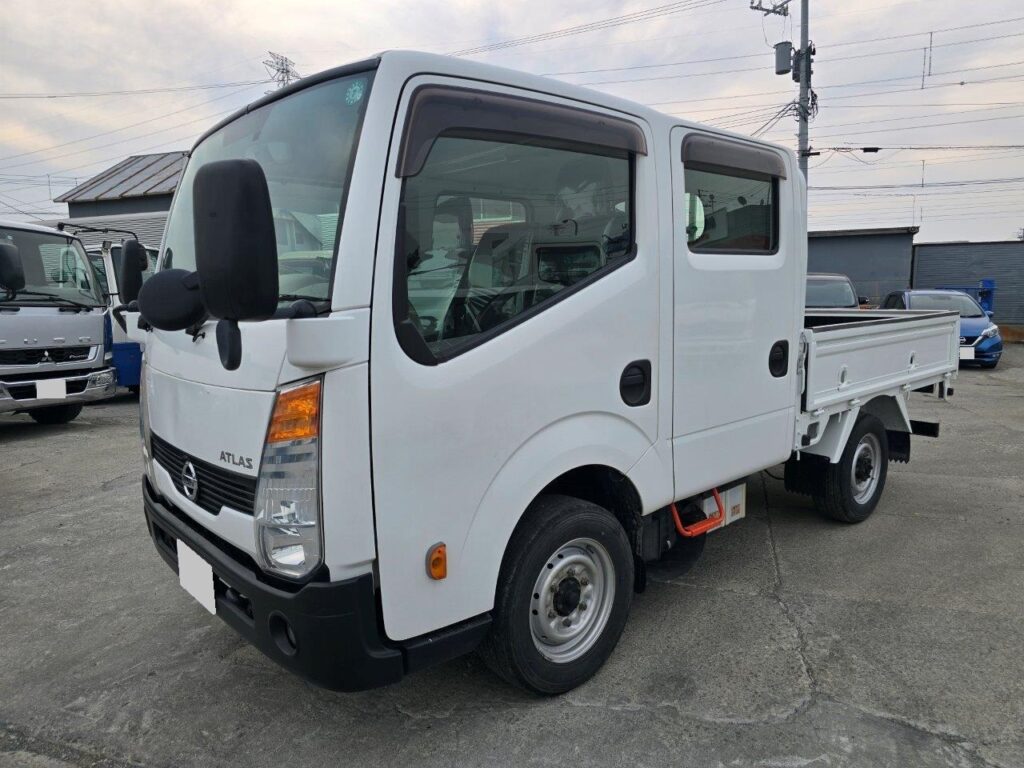 平成28年　日産　アトラス　1.15トンWキャブ　4WD　リヤヒーター・シングルタイヤ・小型貨物（4ナンバー）（車検令和7年10月）