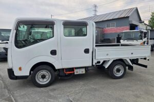 サムネイル: 平成28年　日産　アトラス　1.15トンWキャブ　4WD　リヤヒーター・シングルタイヤ・小型貨物（4ナンバー）（車検令和7年10月）
