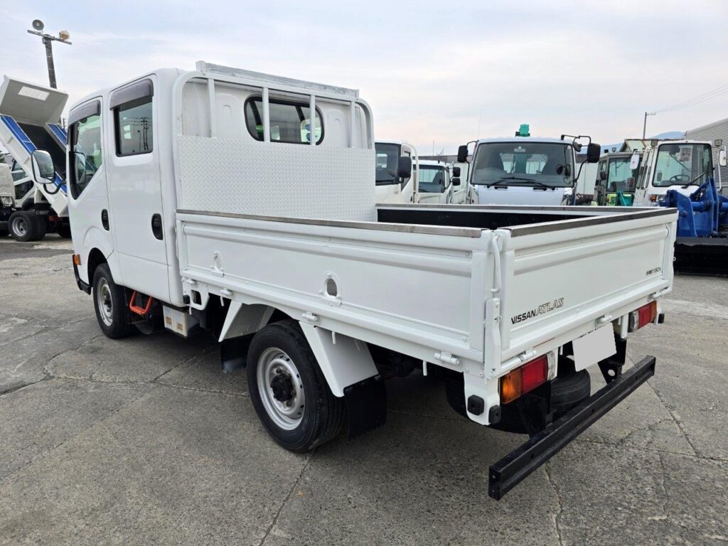平成28年　日産　アトラス　1.15トンWキャブ　4WD　リヤヒーター・シングルタイヤ・小型貨物（4ナンバー）（車検令和7年10月）