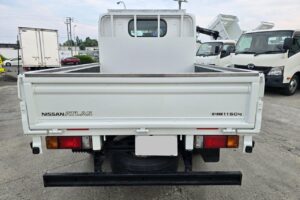 サムネイル: 平成28年　日産　アトラス　1.15トンWキャブ　4WD　リヤヒーター・シングルタイヤ・小型貨物（4ナンバー）（車検令和7年10月）