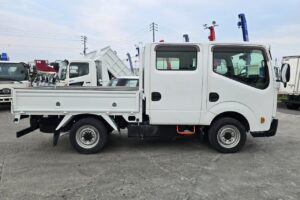 サムネイル: 平成28年　日産　アトラス　1.15トンWキャブ　4WD　リヤヒーター・シングルタイヤ・小型貨物（4ナンバー）（車検令和7年10月）