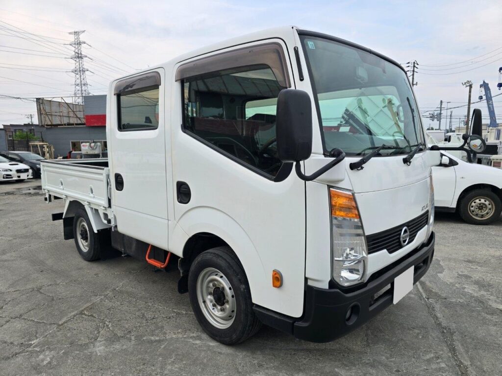 平成28年　日産　アトラス　1.15トンWキャブ　4WD　リヤヒーター・シングルタイヤ・小型貨物（4ナンバー）（車検令和7年10月）