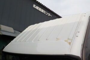 サムネイル: 平成24年　デュトロ 2ｔ深ダンプ 4ＷＤ　★土砂禁★観音開き★荷台内寸304㎝×158㎝×109㎝★車検令和7年11月★