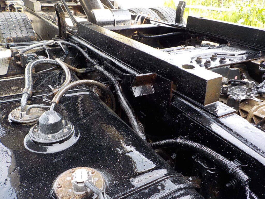 平成24年　デュトロ 2ｔ深ダンプ 4ＷＤ　★土砂禁★観音開き★荷台内寸304㎝×158㎝×109㎝★車検令和7年11月★