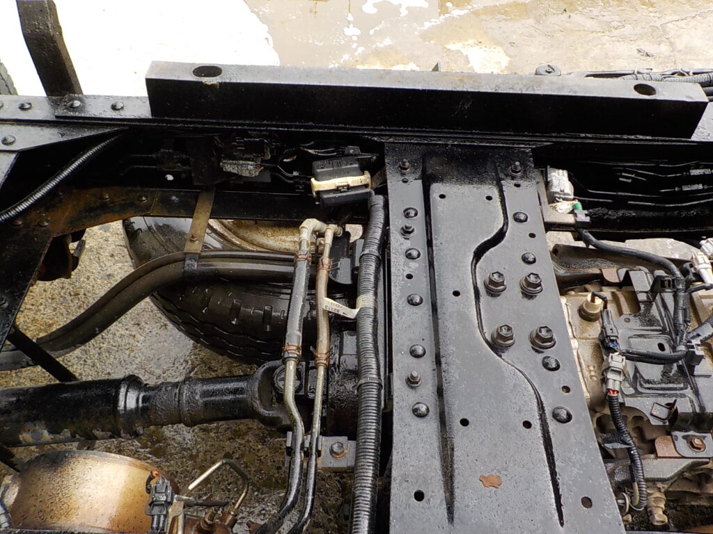 平成24年　デュトロ 2ｔ深ダンプ 4ＷＤ　★土砂禁★観音開き★荷台内寸304㎝×158㎝×109㎝★車検令和7年11月★