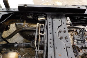 サムネイル: 平成24年　デュトロ 2ｔ深ダンプ 4ＷＤ　★土砂禁★観音開き★荷台内寸304㎝×158㎝×109㎝★車検令和7年11月★