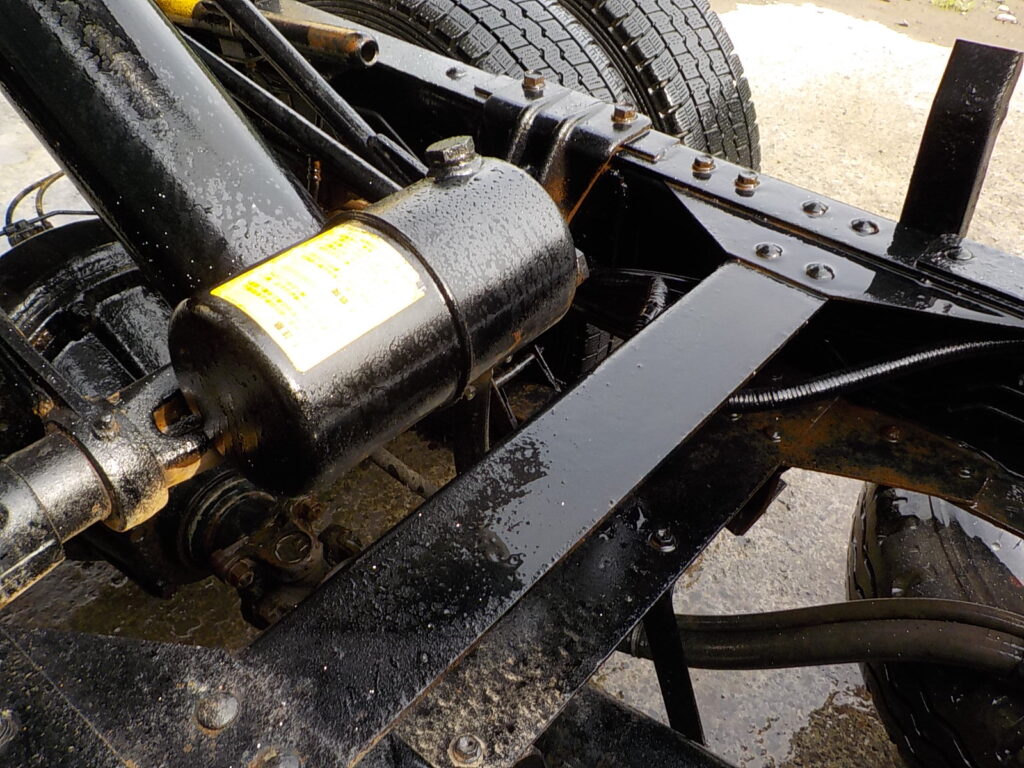 平成24年　デュトロ 2ｔ深ダンプ 4ＷＤ　★土砂禁★観音開き★荷台内寸304㎝×158㎝×109㎝★車検令和7年11月★