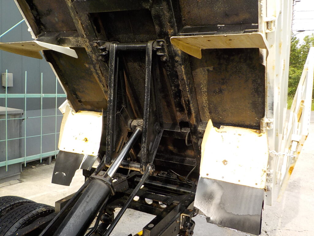 平成24年　デュトロ 2ｔ深ダンプ 4ＷＤ　★土砂禁★観音開き★荷台内寸304㎝×158㎝×109㎝★車検令和7年11月★