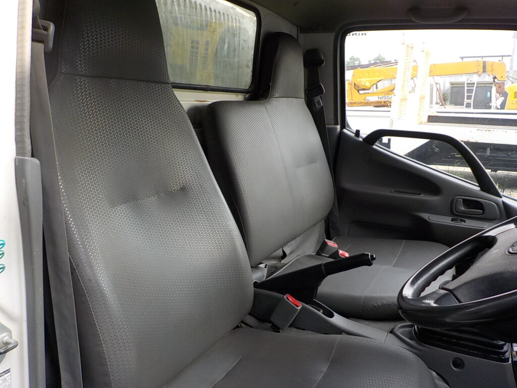 平成24年　デュトロ 2ｔ深ダンプ 4ＷＤ　★土砂禁★観音開き★荷台内寸304㎝×158㎝×109㎝★車検令和7年11月★