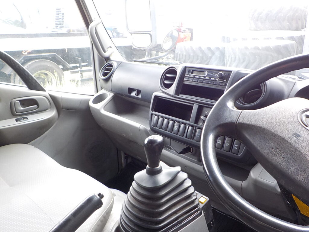 平成24年　デュトロ 2ｔ深ダンプ 4ＷＤ　★土砂禁★観音開き★荷台内寸304㎝×158㎝×109㎝★車検令和7年11月★