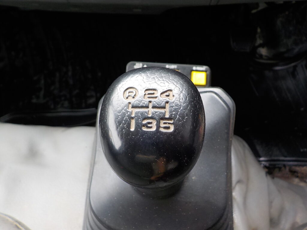 平成24年　デュトロ 2ｔ深ダンプ 4ＷＤ　★土砂禁★観音開き★荷台内寸304㎝×158㎝×109㎝★車検令和7年11月★
