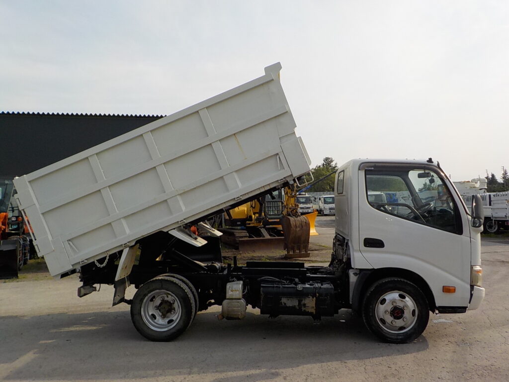 平成24年　デュトロ 2ｔ深ダンプ 4ＷＤ　★土砂禁★観音開き★荷台内寸304㎝×158㎝×109㎝★車検令和7年11月★