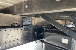 サムネイル: 平成25年　いすゞフォワード４トン５段クレーンロング 差し違いアウトリガー ラジコン