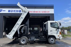 サムネイル: 平成24年　レンジャー４トンダンプ　荷台・下廻り塗装済み　検令和7年11月　フル装備　６MT