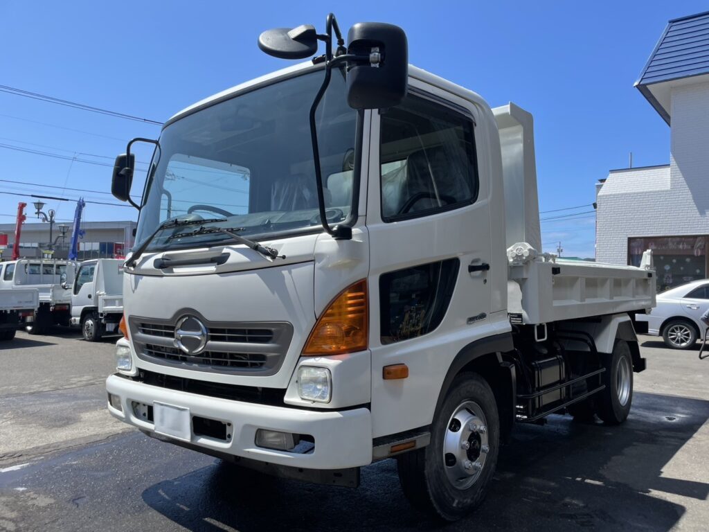 平成24年　レンジャー４トンダンプ　荷台・下廻り塗装済み　検令和7年11月　フル装備　６MT