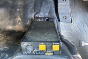 サムネイル: 平成24年　レンジャー４トンダンプ　荷台・下廻り塗装済み　検令和7年11月　フル装備　６MT