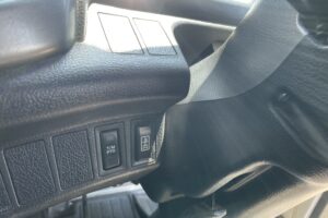 サムネイル: 平成24年　レンジャー４トンダンプ　荷台・下廻り塗装済み　検令和7年11月　フル装備　６MT