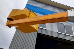 サムネイル: 平成２５年　ダイナ9.9ｍ高所作業車　★ＦＲＰバケット