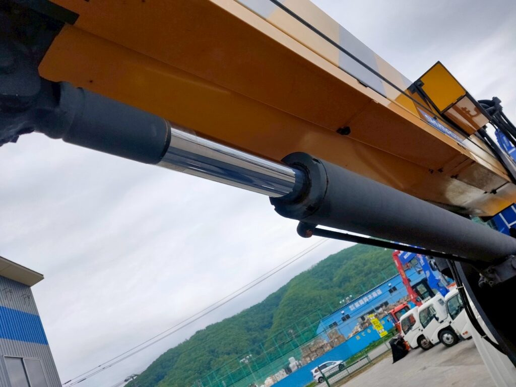平成２５年　ダイナ9.9ｍ高所作業車　★ＦＲＰバケット