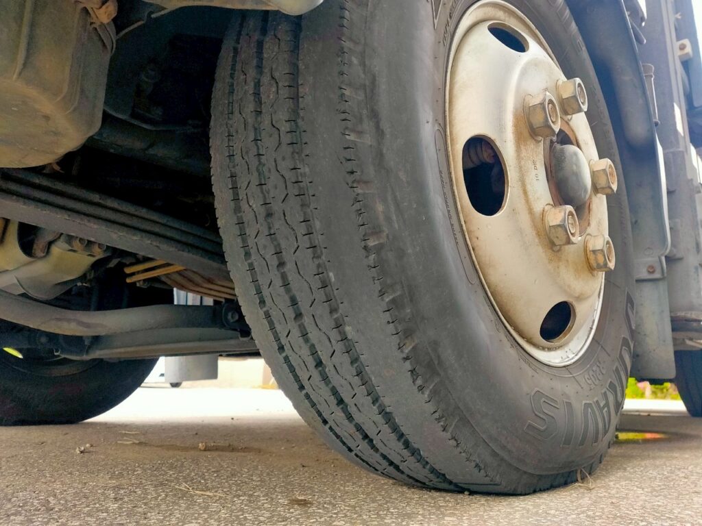 平成２５年　ダイナ9.9ｍ高所作業車　★ＦＲＰバケット
