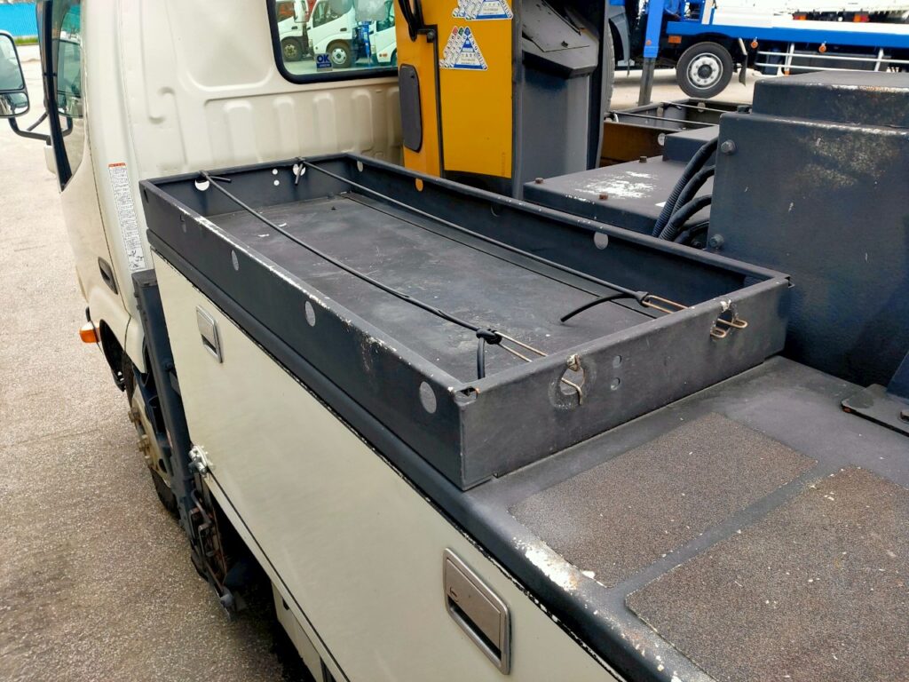 平成２５年　ダイナ9.9ｍ高所作業車　★ＦＲＰバケット