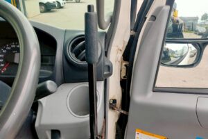 サムネイル: 平成２５年　ダイナ9.9ｍ高所作業車　★ＦＲＰバケット