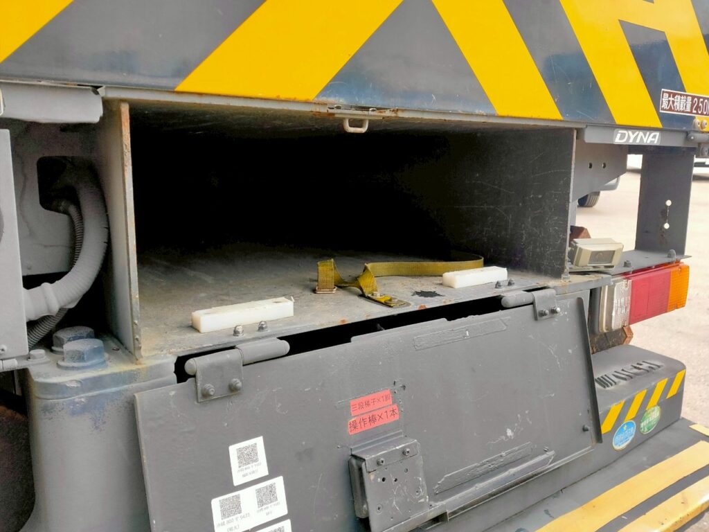 平成２５年　ダイナ9.9ｍ高所作業車　★ＦＲＰバケット