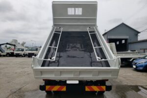 サムネイル: 平成25年　日野　レンジャー　４トンダンプ　電動コボレーン付・荷台塗装済！（車検令和7年10月）