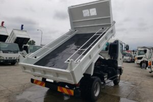 サムネイル: 平成25年　日野　レンジャー　４トンダンプ　電動コボレーン付・荷台塗装済！（車検令和7年10月）