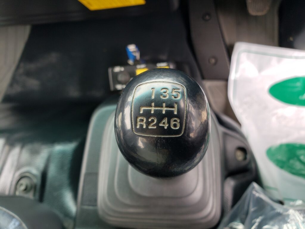 平成25年　日野　レンジャー　４トンダンプ　電動コボレーン付・荷台塗装済！（車検令和7年10月）