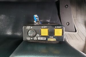 サムネイル: 平成25年　日野　レンジャー　４トンダンプ　電動コボレーン付・荷台塗装済！（車検令和7年10月）