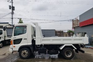 サムネイル: 平成25年　日野　レンジャー　４トンダンプ　電動コボレーン付・荷台塗装済！（車検令和7年10月）
