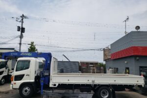 サムネイル: 平成23年　日野　レンジャー　４トン４段クレーンロング　フックイン・ラジコン付（車検1年付）