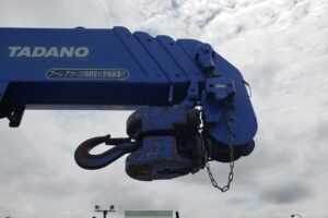 サムネイル: 平成23年　日野　レンジャー　４トン４段クレーンロング　フックイン・ラジコン付（車検1年付）